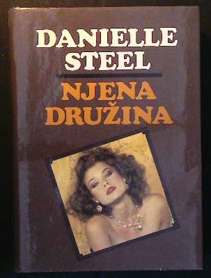 Njena družina